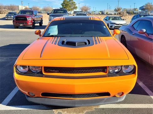 Used 2014 Dodge Challenger R/T image 2