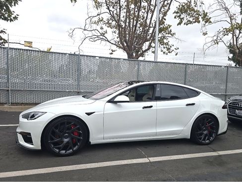 Used 2026 Tesla Model S Plaid AWD/4WD image 3