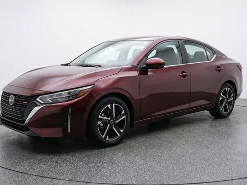 Used 2025 Nissan Sentra SV image 3