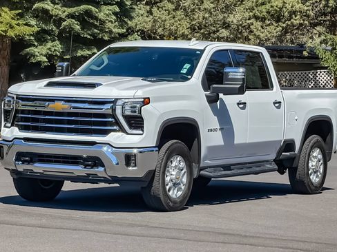 Used 2024 Chevrolet Silverado 2500 LTZ AWD/4WD image 9