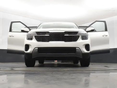 Used 2026 Kia Seltos LX FWD image 11