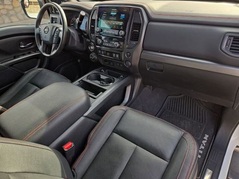 Used 2022 Nissan Titan PRO-4X w/ Pro-4x Convenience Package image 11