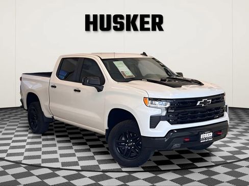 Used 2024 Chevrolet Silverado 1500 LT Trail Boss w/ Convenience Package II AWD/4WD image 1