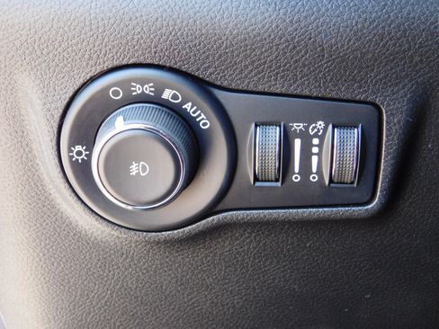 Used 2022 Jeep Compass Trailhawk AWD/4WD image 24