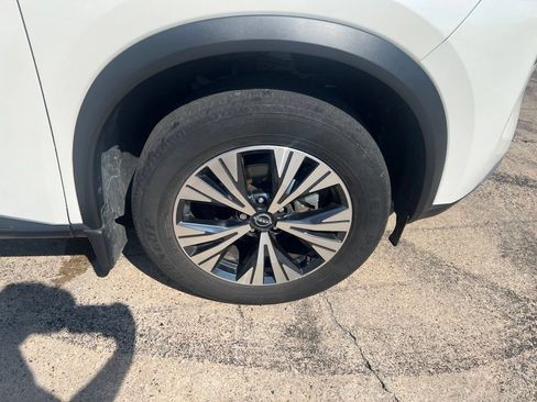 Used 2023 Nissan Rogue SV AWD/4WD image 19