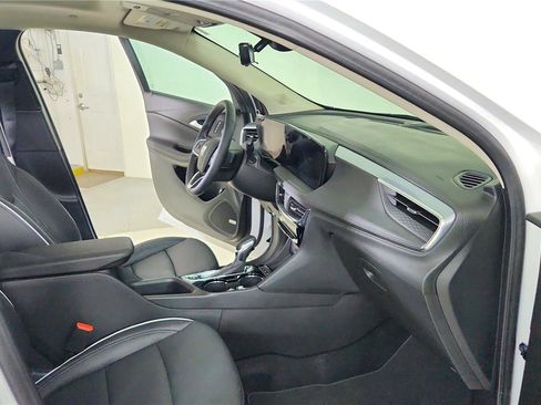 Used 2026 Buick Encore GX Avenir w/ Avenir Technology Package image 42