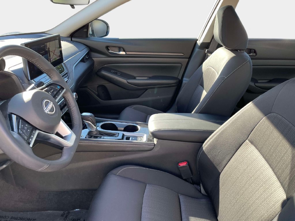 Used 2024 Nissan Altima 2.5 SV w/ SV Premium Package FWD image 21