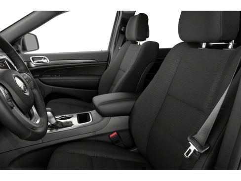 Used 2019 Jeep Grand Cherokee Laredo RWD image 6