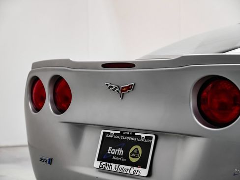 Used 2010 Chevrolet Corvette ZR1 w/ Preferred Equipment Group RWD image 18