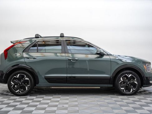 Used 2023 Kia Niro Wave w/ Wave Preserve Package FWD image 4