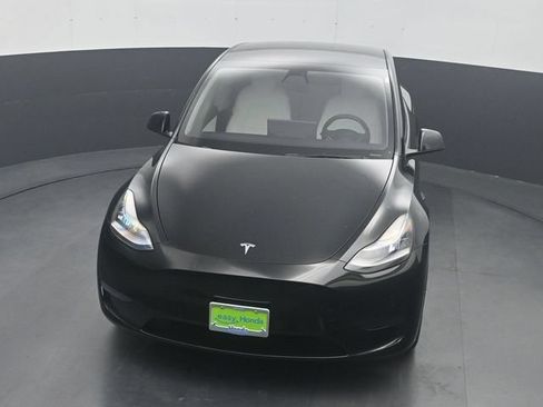 Used 2021 Tesla Model Y Long Range AWD/4WD image 18