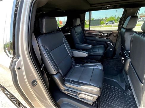 Used 2021 GMC Yukon XL Denali w/ Denali Premium Package AWD/4WD image 28