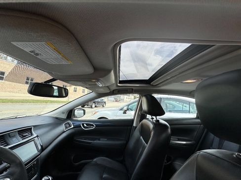 Used 2019 Nissan Sentra SR w/ Premium Package (SR) image 15