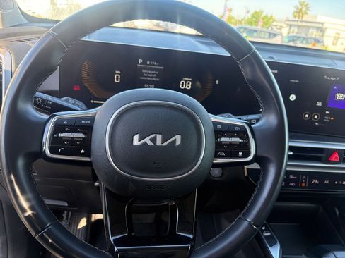 Used 2024 Kia Sorento S FWD image 37