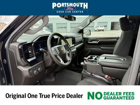 Used 2025 Chevrolet Silverado 1500 LT image 4