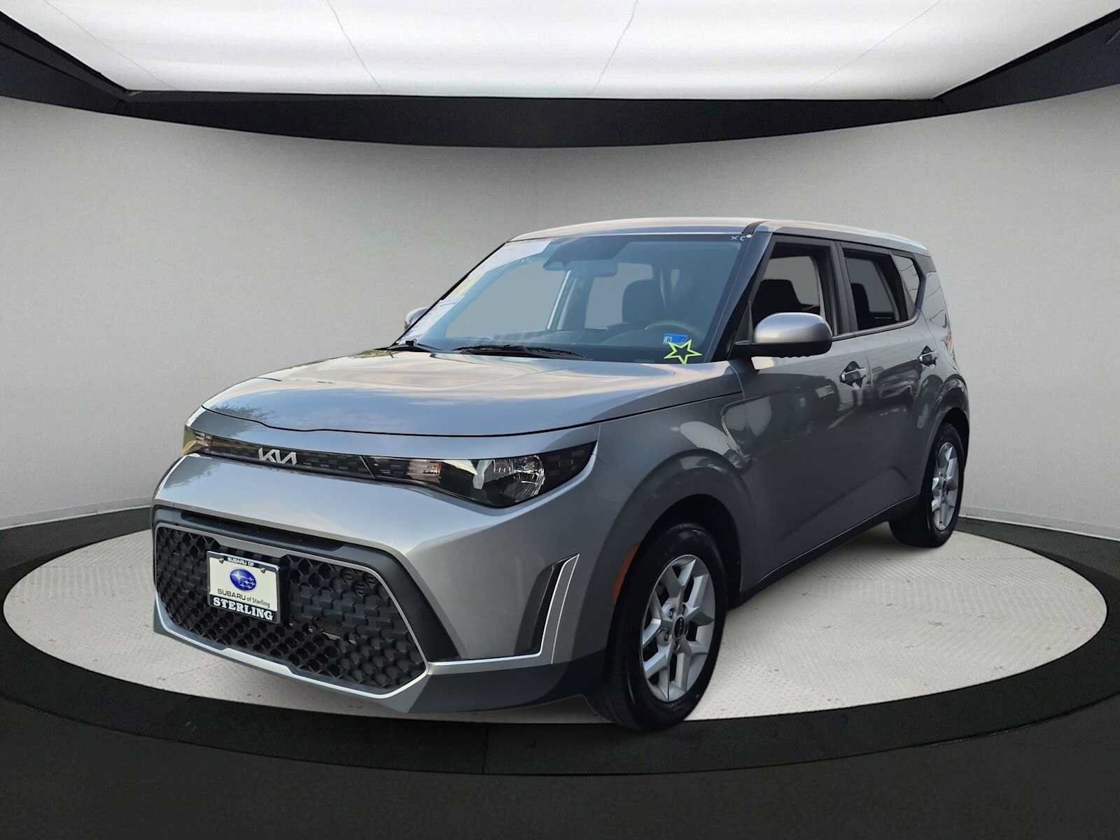 Used 2024 Kia Soul LX w/ Option Group 015 FWD image 4