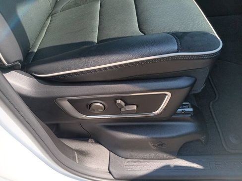 Used 2026 RAM 1500 Laramie w/ Sport Appearance Package AWD/4WD image 25