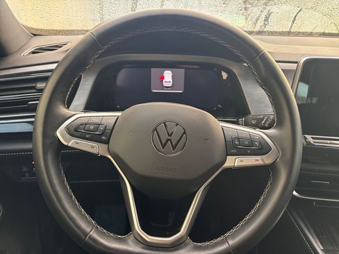 Used 2025 Volkswagen Atlas Cross Sport SE image 28