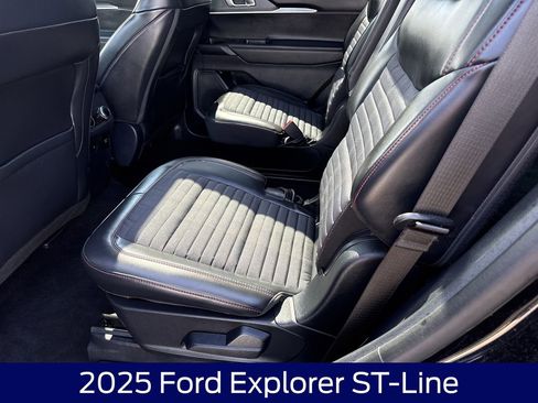 Used 2025 Ford Explorer ST-Line w/ Premium Package AWD/4WD image 15