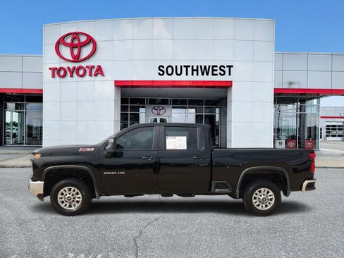 Used 2025 Chevrolet Silverado 2500 LT AWD/4WD image 3