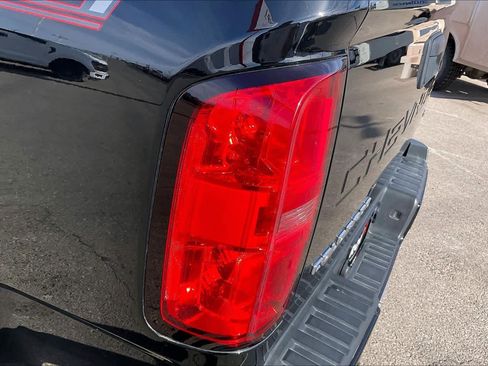 Used 2022 Chevrolet Colorado Z71 image 27