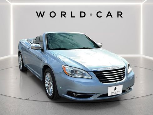 Used 2013 Chrysler 200 Limited FWD image 2