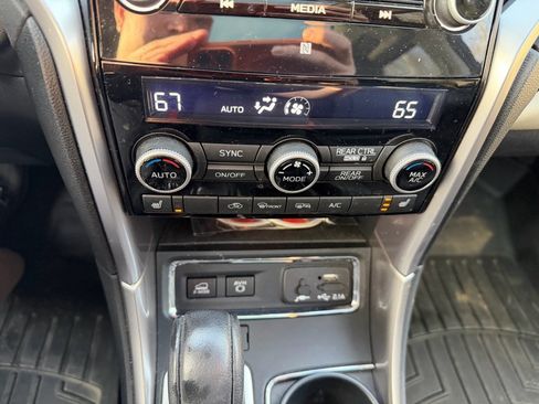 Used 2021 Subaru Ascent Limited w/ Technology Package image 16