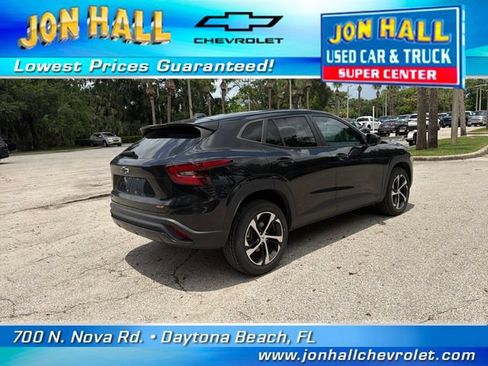 Used 2024 Chevrolet Trax RS w/ Driver Confidence Package FWD image 10