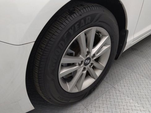 Used 2017 Hyundai Sonata SE image 31