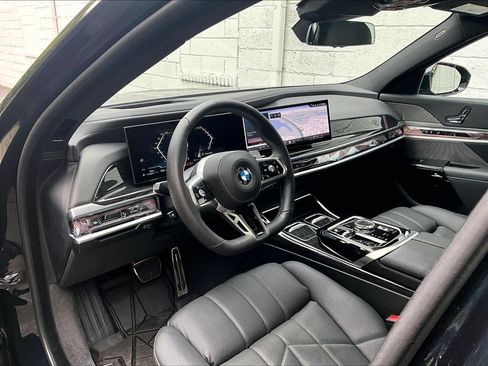 Used 2025 BMW 740i xDrive w/ Executive Package AWD/4WD image 4