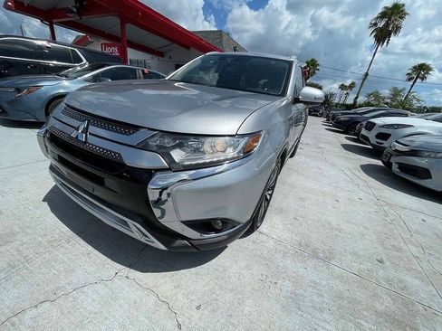 Used 2020 Mitsubishi Outlander SEL FWD image 2