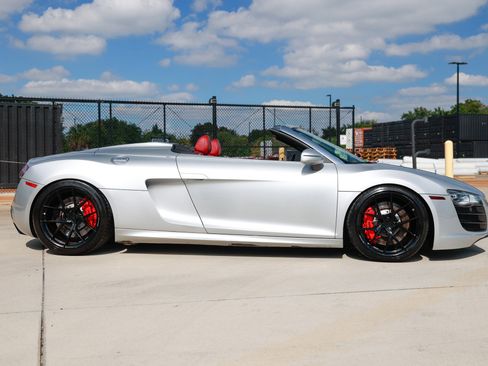 Used 2011 Audi R8 V10 image 18