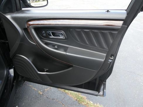 Used 2019 Ford Taurus Limited image 26