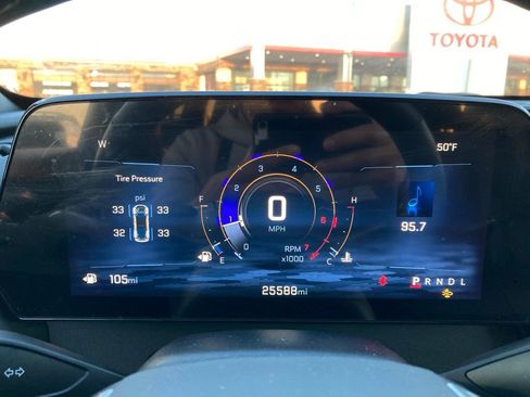 Used 2024 Chevrolet Traverse LT w/ Midnight/Sport Edition image 16