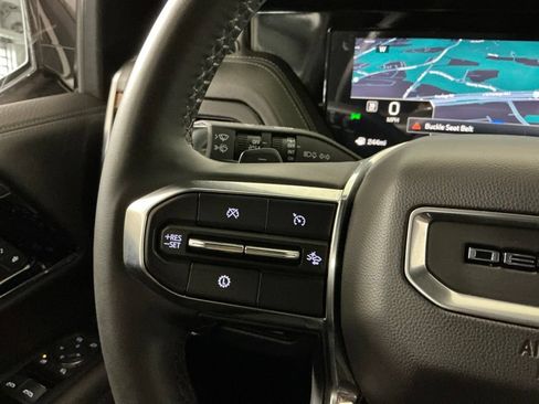 Used 2025 GMC Yukon Denali w/ Sun & Power Step Package AWD/4WD image 14