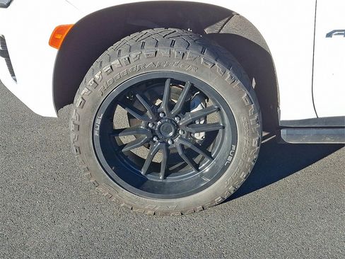 Used 2022 GMC Yukon AT4 image 8