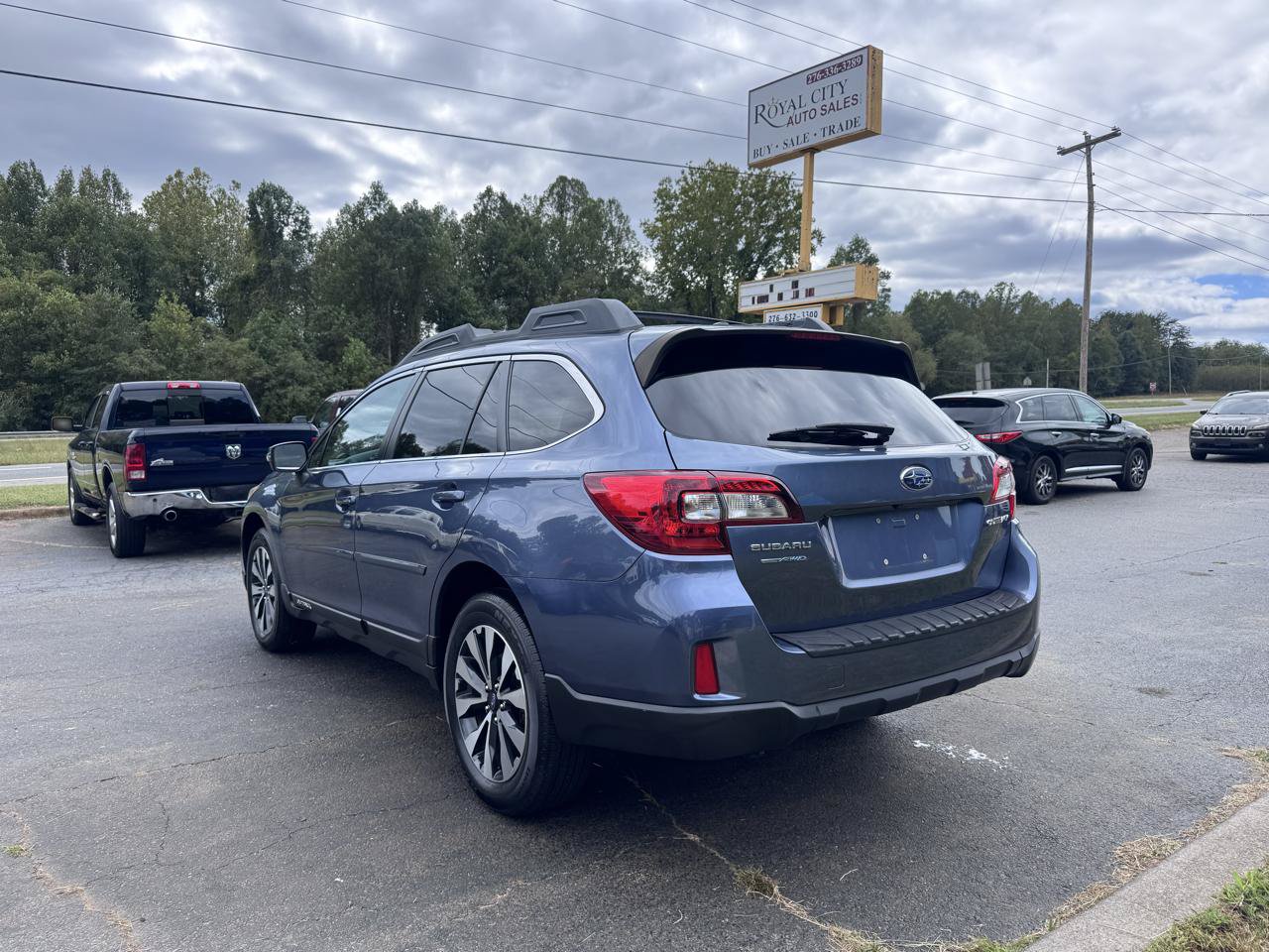 Used 2015 Subaru Outback 2.5i Limited AWD/4WD image 7