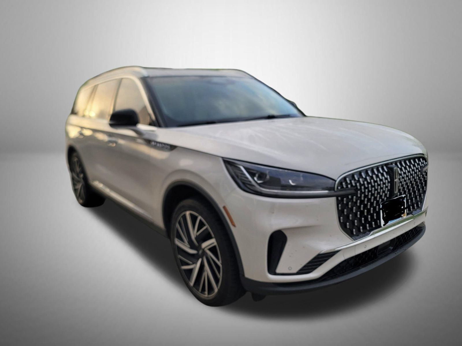 Used 2025 Lincoln Aviator Reserve w/ Equipment Group 201A AWD/4WD image 2