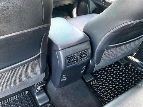 Used 2019 Toyota 4Runner SR5 AWD/4WD image 28