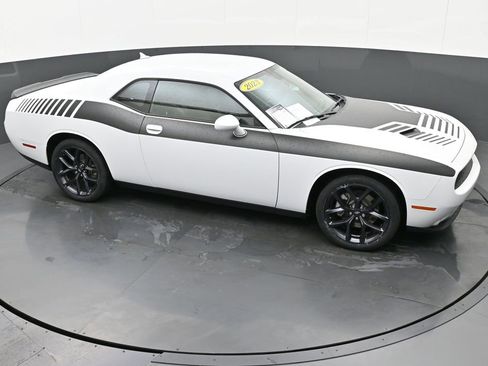 Used 2023 Dodge Challenger SXT w/ Plus Package image 35