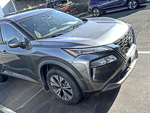 Used 2022 Nissan Rogue SV FWD image 10