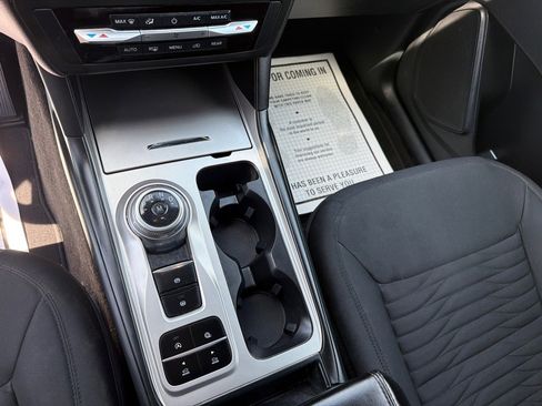 Used 2020 Ford Explorer XLT image 26