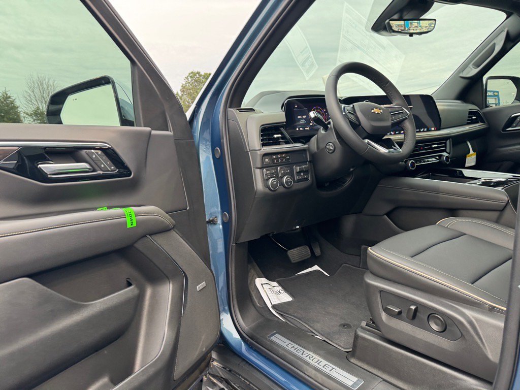 New 2025 Chevrolet Tahoe Premier AWD/4WD image 13
