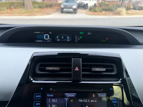 Used 2016 Toyota Prius Four Touring FWD image 30