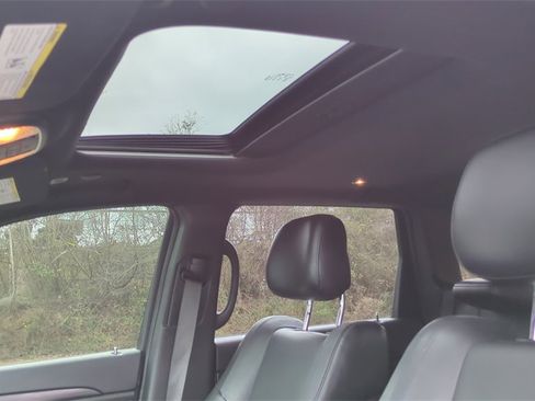 Used 2019 Jeep Grand Cherokee Altitude image 12