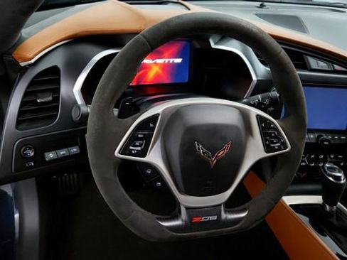 Certified 2015 Chevrolet Corvette Z06 w/ 3LZ Preferred Equipment Group image 13