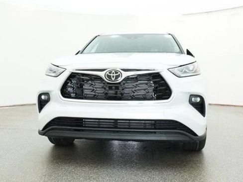 New 2026 Toyota Highlander AWD image 30