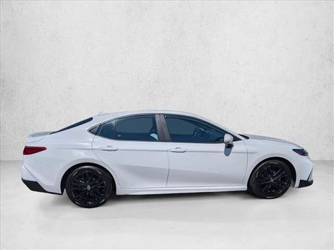 Certified 2025 Toyota Camry SE FWD image 4
