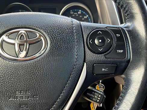 Used 2017 Toyota RAV4 XLE image 19