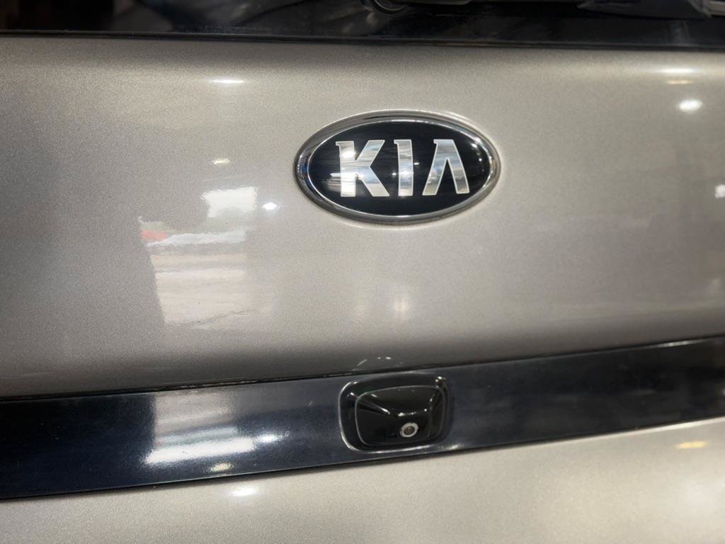 Used 2016 Kia Soul + FWD image 29